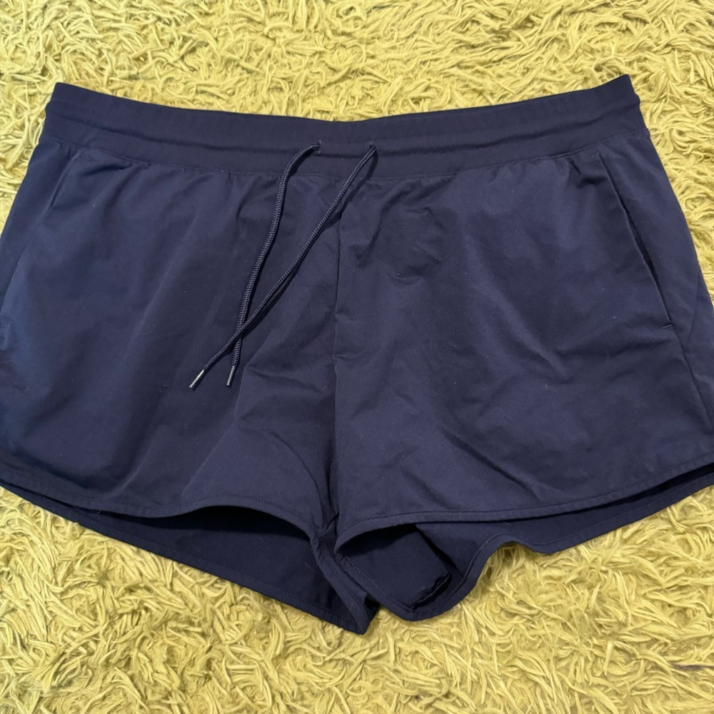 Uniqlo workout shorts